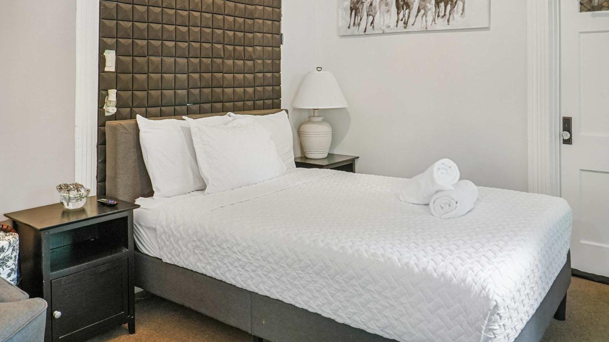 Tranquil Retreat Amidst Clifton & Crescent Hill's Vibrant Energy Apartment *