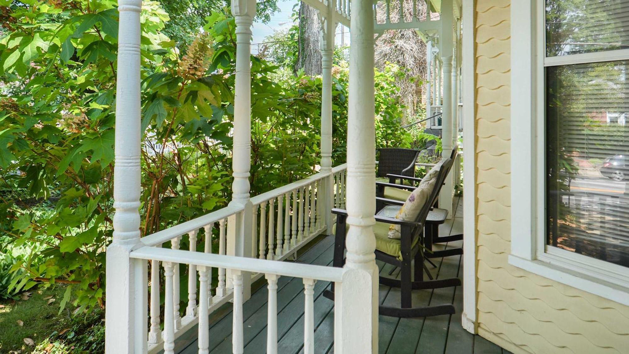 Tranquil Retreat Amidst Clifton & Crescent Hill's Vibrant Energy Apartment *