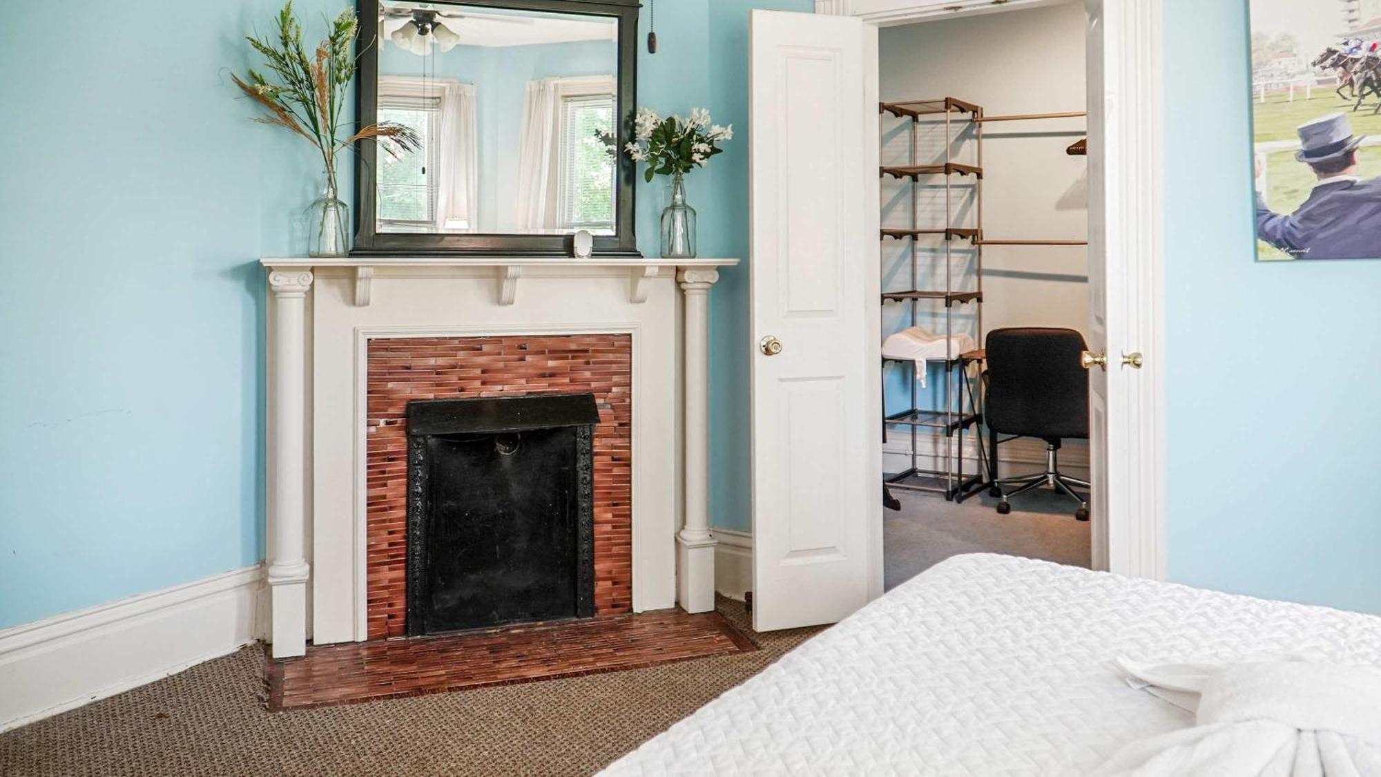 Tranquil Retreat Amidst Clifton & Crescent Hill's Vibrant Energy Apartment Louisville